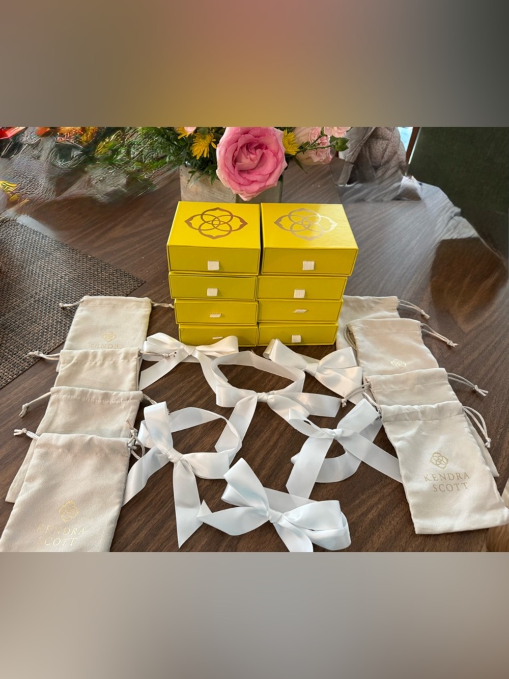 Kendra Scott Yellow Jewelry Boxes with Ivory Pouches